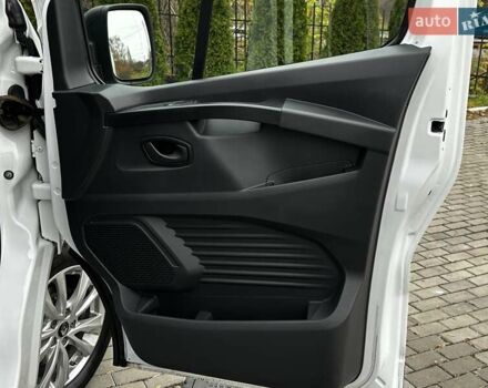 Белый Рено Трафик, объемом двигателя 2 л и пробегом 106 тыс. км за 23800 $, фото 56 на Automoto.ua