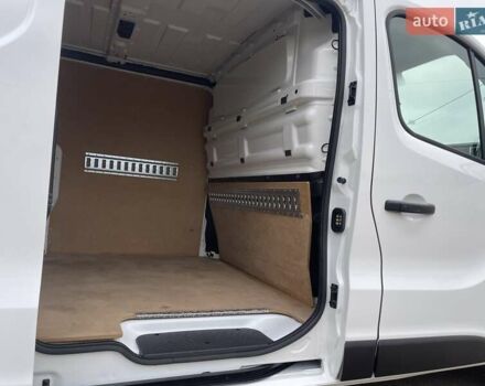 Белый Рено Трафик, объемом двигателя 2 л и пробегом 200 тыс. км за 20600 $, фото 25 на Automoto.ua