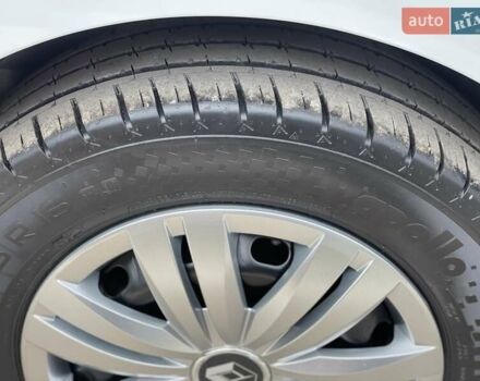 Белый Рено Трафик, объемом двигателя 2 л и пробегом 200 тыс. км за 20600 $, фото 31 на Automoto.ua