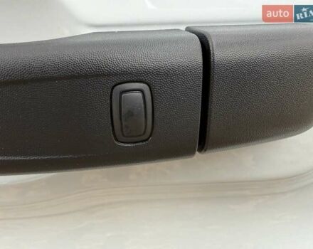 Белый Рено Трафик, объемом двигателя 0 л и пробегом 204 тыс. км за 20900 $, фото 11 на Automoto.ua