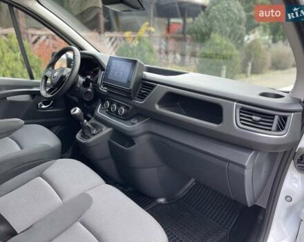 Белый Рено Трафик, объемом двигателя 2 л и пробегом 200 тыс. км за 20700 $, фото 21 на Automoto.ua