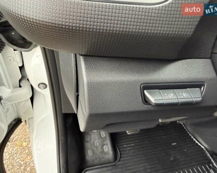 Белый Рено Трафик, объемом двигателя 0 л и пробегом 204 тыс. км за 20900 $, фото 25 на Automoto.ua