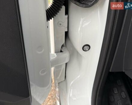 Белый Рено Трафик, объемом двигателя 0 л и пробегом 204 тыс. км за 20900 $, фото 24 на Automoto.ua