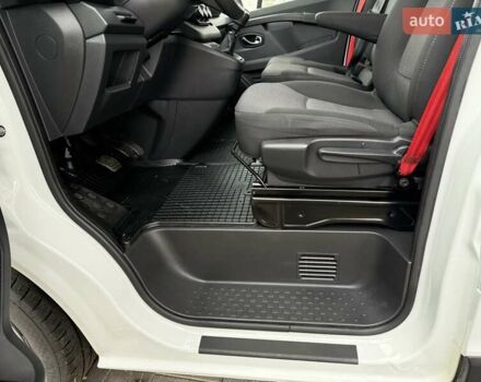 Белый Рено Трафик, объемом двигателя 0 л и пробегом 204 тыс. км за 20900 $, фото 33 на Automoto.ua