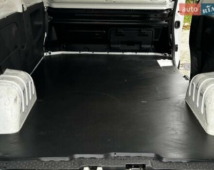 Белый Рено Трафик, объемом двигателя 2 л и пробегом 106 тыс. км за 23800 $, фото 37 на Automoto.ua