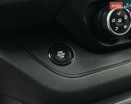 Белый Рено Трафик, объемом двигателя 2 л и пробегом 106 тыс. км за 23800 $, фото 52 на Automoto.ua