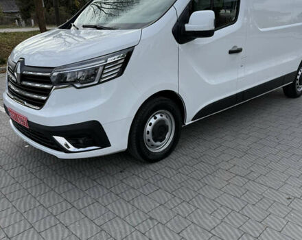 Белый Рено Трафик, объемом двигателя 2 л и пробегом 29 тыс. км за 25300 $, фото 2 на Automoto.ua