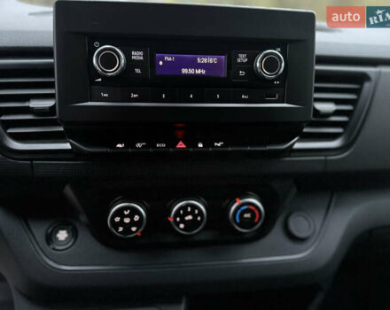 Белый Рено Трафик, объемом двигателя 0 л и пробегом 61 тыс. км за 22650 $, фото 40 на Automoto.ua