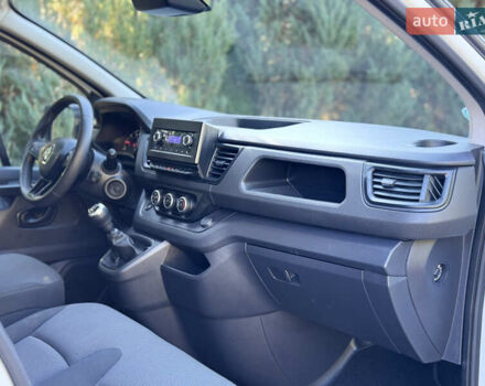 Белый Рено Трафик, объемом двигателя 2 л и пробегом 75 тыс. км за 24000 $, фото 22 на Automoto.ua