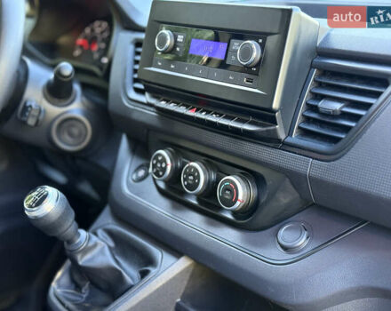 Белый Рено Трафик, объемом двигателя 2 л и пробегом 75 тыс. км за 24000 $, фото 23 на Automoto.ua