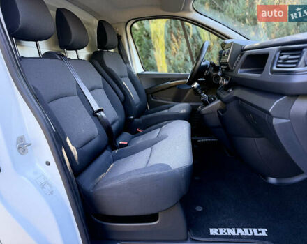 Белый Рено Трафик, объемом двигателя 2 л и пробегом 75 тыс. км за 24000 $, фото 25 на Automoto.ua