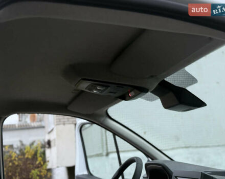 Белый Рено Трафик, объемом двигателя 0 л и пробегом 61 тыс. км за 22650 $, фото 26 на Automoto.ua