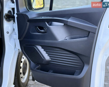 Белый Рено Трафик, объемом двигателя 2 л и пробегом 75 тыс. км за 24000 $, фото 19 на Automoto.ua