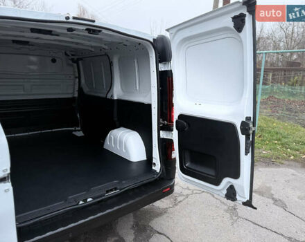 Белый Рено Трафик, объемом двигателя 0 л и пробегом 61 тыс. км за 22650 $, фото 35 на Automoto.ua