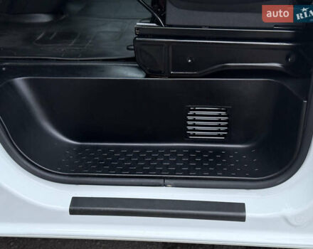 Белый Рено Трафик, объемом двигателя 0 л и пробегом 61 тыс. км за 22650 $, фото 21 на Automoto.ua