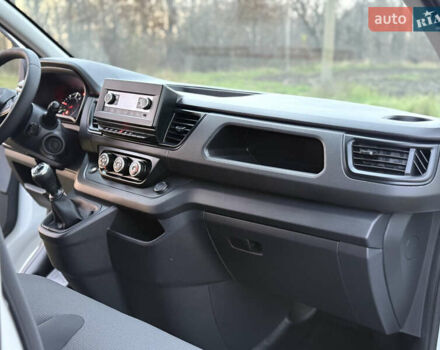 Белый Рено Трафик, объемом двигателя 2 л и пробегом 62 тыс. км за 22150 $, фото 24 на Automoto.ua