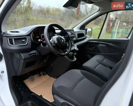 Белый Рено Трафик, объемом двигателя 0 л и пробегом 61 тыс. км за 22650 $, фото 18 на Automoto.ua