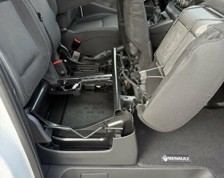 Белый Рено Трафик, объемом двигателя 2 л и пробегом 29 тыс. км за 25300 $, фото 50 на Automoto.ua