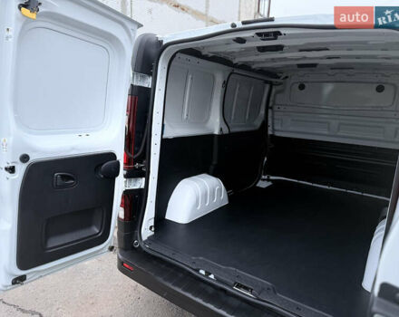 Белый Рено Трафик, объемом двигателя 0 л и пробегом 61 тыс. км за 22650 $, фото 34 на Automoto.ua