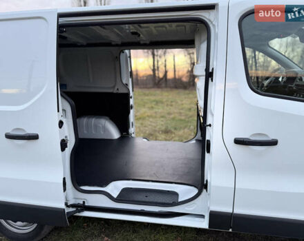 Белый Рено Трафик, объемом двигателя 2 л и пробегом 62 тыс. км за 22150 $, фото 35 на Automoto.ua