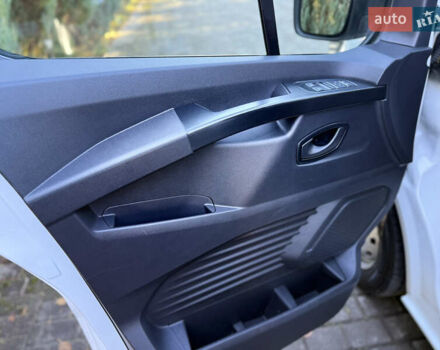 Белый Рено Трафик, объемом двигателя 2 л и пробегом 75 тыс. км за 24000 $, фото 28 на Automoto.ua