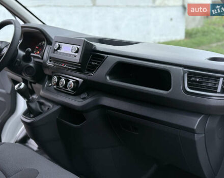 Белый Рено Трафик, объемом двигателя 0 л и пробегом 61 тыс. км за 22650 $, фото 24 на Automoto.ua