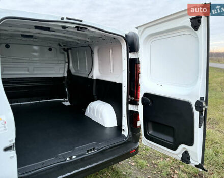 Белый Рено Трафик, объемом двигателя 2 л и пробегом 62 тыс. км за 22150 $, фото 39 на Automoto.ua