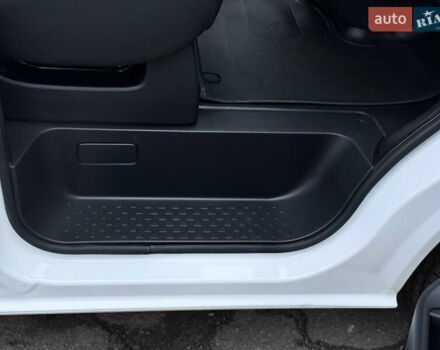 Белый Рено Трафик, объемом двигателя 0 л и пробегом 61 тыс. км за 22650 $, фото 27 на Automoto.ua