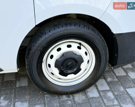 Белый Рено Трафик, объемом двигателя 2 л и пробегом 75 тыс. км за 24000 $, фото 18 на Automoto.ua