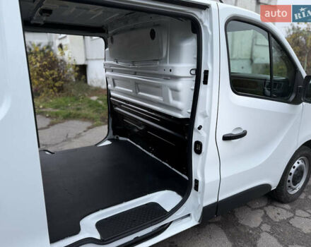 Белый Рено Трафик, объемом двигателя 0 л и пробегом 61 тыс. км за 22650 $, фото 30 на Automoto.ua