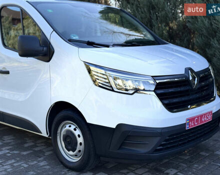 Белый Рено Трафик, объемом двигателя 2 л и пробегом 75 тыс. км за 24000 $, фото 3 на Automoto.ua
