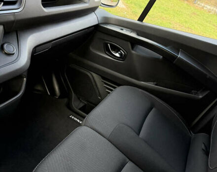 Белый Рено Трафик, объемом двигателя 2 л и пробегом 29 тыс. км за 25300 $, фото 53 на Automoto.ua