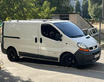 Белый Рено Трафик, объемом двигателя 1.9 л и пробегом 350 тыс. км за 8500 $, фото 2 на Automoto.ua