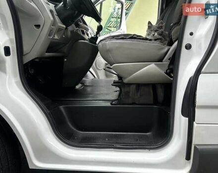 Белый Рено Трафик, объемом двигателя 2 л и пробегом 342 тыс. км за 9800 $, фото 31 на Automoto.ua