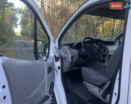 Белый Рено Трафик, объемом двигателя 0 л и пробегом 220 тыс. км за 11500 $, фото 8 на Automoto.ua