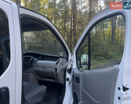 Белый Рено Трафик, объемом двигателя 0 л и пробегом 220 тыс. км за 11500 $, фото 12 на Automoto.ua