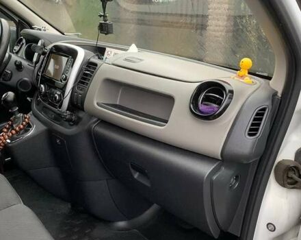 Білий Рено Трафік, об'ємом двигуна 1.6 л та пробігом 207 тис. км за 15500 $, фото 8 на Automoto.ua