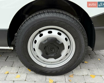 Білий Рено Трафік, об'ємом двигуна 2 л та пробігом 30 тис. км за 26800 $, фото 22 на Automoto.ua