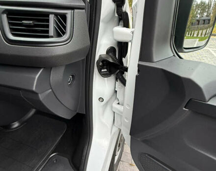 Білий Рено Трафік, об'ємом двигуна 2 л та пробігом 30 тис. км за 26800 $, фото 47 на Automoto.ua