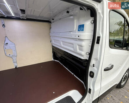 Білий Рено Трафік, об'ємом двигуна 2 л та пробігом 30 тис. км за 26800 $, фото 51 на Automoto.ua