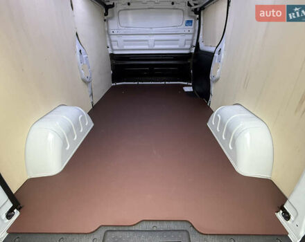 Білий Рено Трафік, об'ємом двигуна 2 л та пробігом 30 тис. км за 26800 $, фото 58 на Automoto.ua