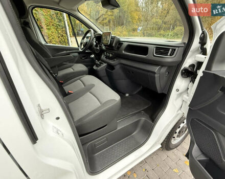 Білий Рено Трафік, об'ємом двигуна 2 л та пробігом 30 тис. км за 26800 $, фото 45 на Automoto.ua