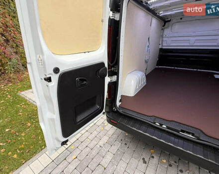 Білий Рено Трафік, об'ємом двигуна 2 л та пробігом 30 тис. км за 26800 $, фото 57 на Automoto.ua