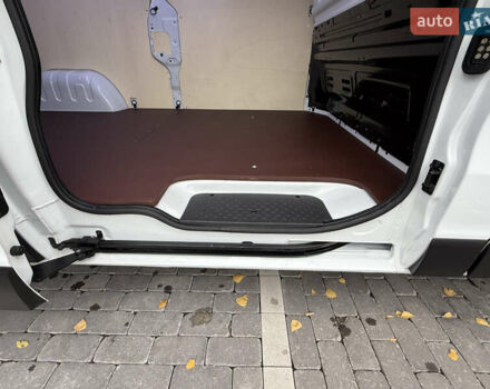 Білий Рено Трафік, об'ємом двигуна 2 л та пробігом 30 тис. км за 26800 $, фото 54 на Automoto.ua