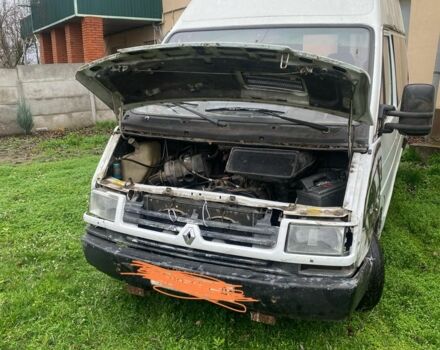 Белый Рено Трафик, объемом двигателя 2.4 л и пробегом 200 тыс. км за 1654 $, фото 1 на Automoto.ua