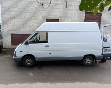 Белый Рено Трафик, объемом двигателя 2.2 л и пробегом 350 тыс. км за 1950 $, фото 1 на Automoto.ua