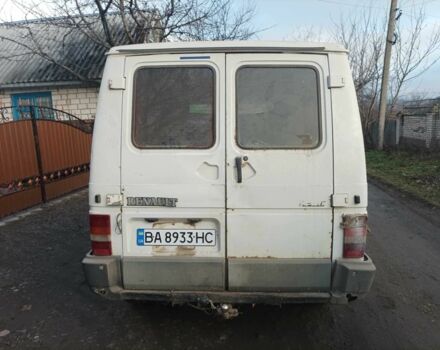 Белый Рено Трафик, объемом двигателя 2.2 л и пробегом 255 тыс. км за 1600 $, фото 3 на Automoto.ua