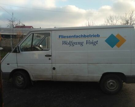 Белый Рено Трафик, объемом двигателя 2.2 л и пробегом 255 тыс. км за 1600 $, фото 2 на Automoto.ua