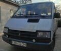 Белый Рено Трафик, объемом двигателя 2 л и пробегом 500 тыс. км за 1250 $, фото 1 на Automoto.ua