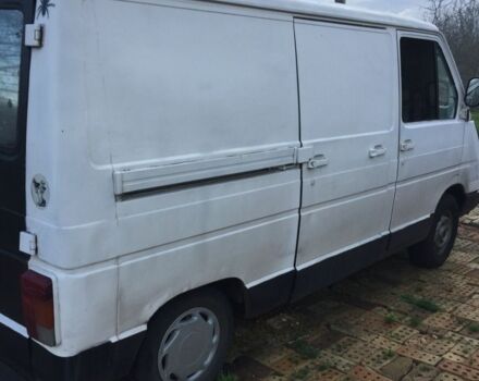 Белый Рено Трафик, объемом двигателя 2.5 л и пробегом 1 тыс. км за 1800 $, фото 4 на Automoto.ua